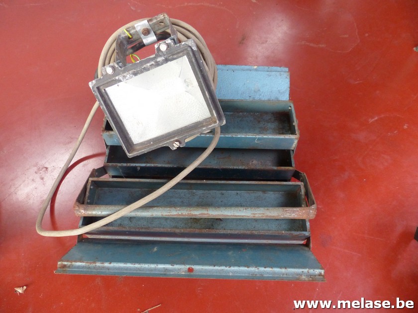 Gereedschapsbak + lamp