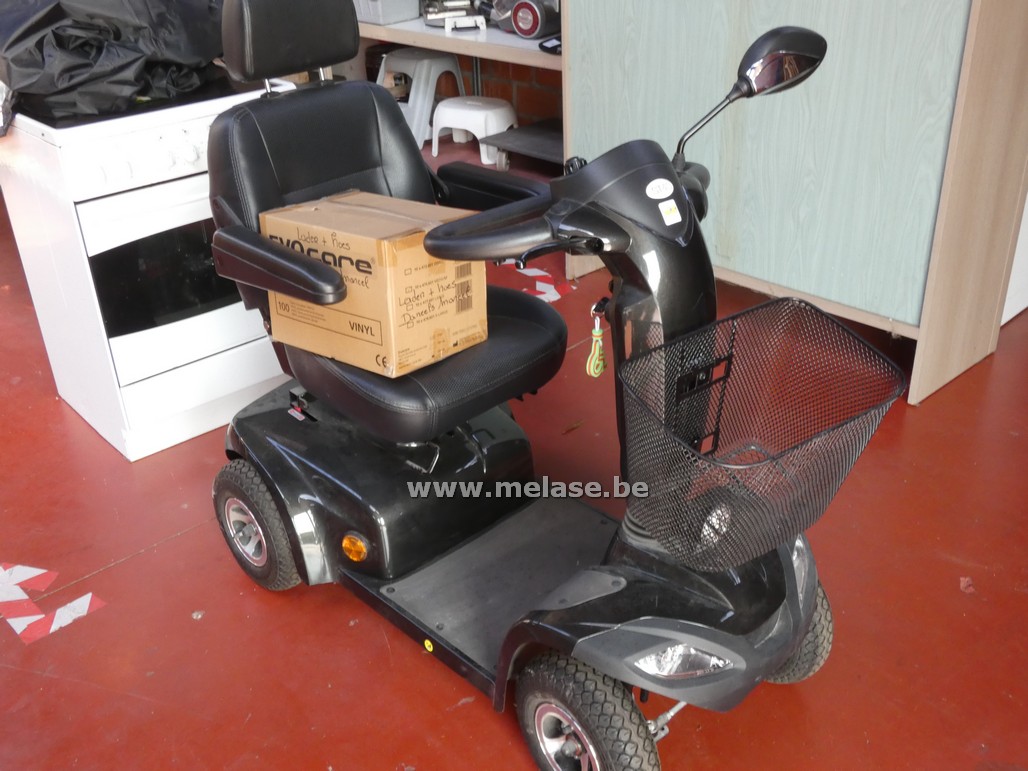 Scootmobiel "Strider ST4D"