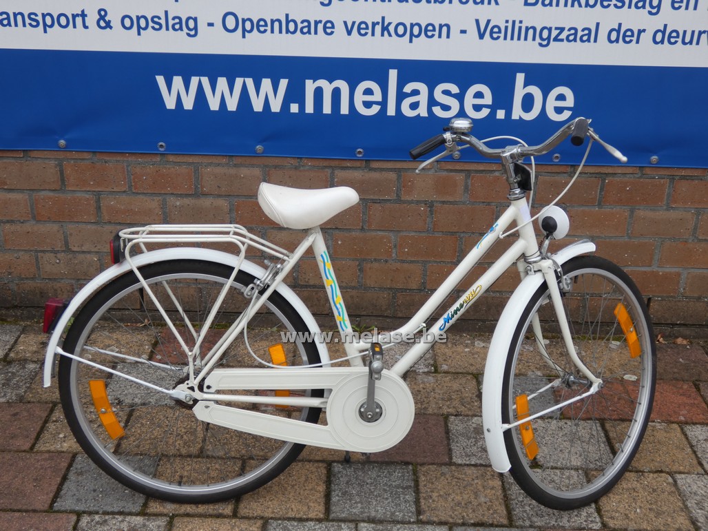 Meisjesfiets "Minerva"