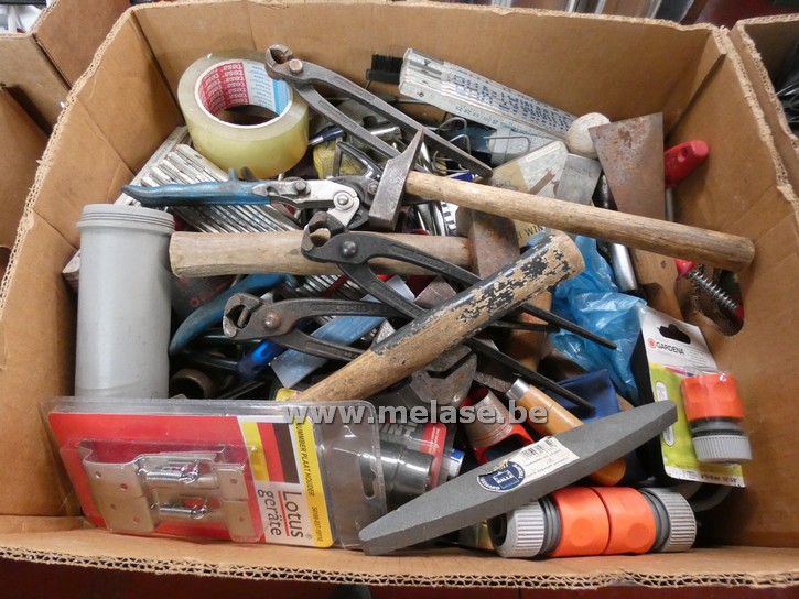 Doos divers gereedschap