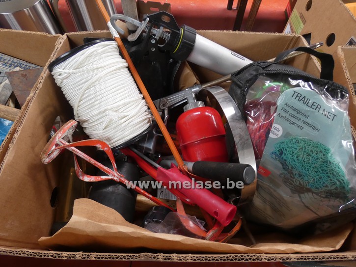 Doos divers gereedschap