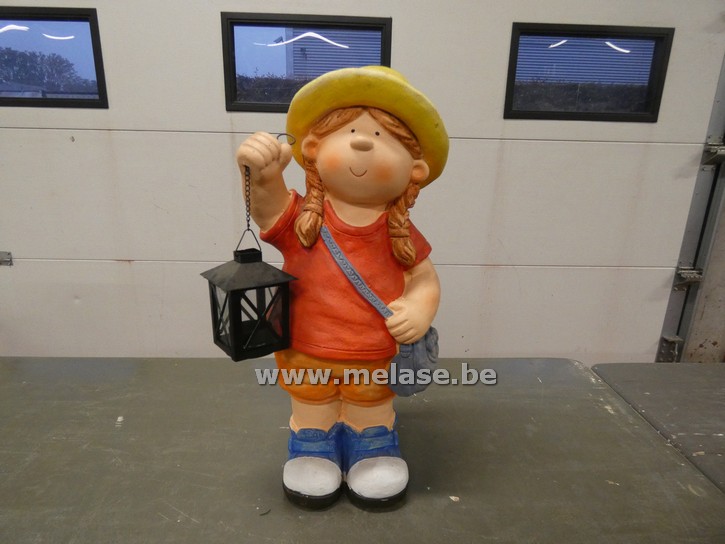 Beeld "meisje met lantaarn"