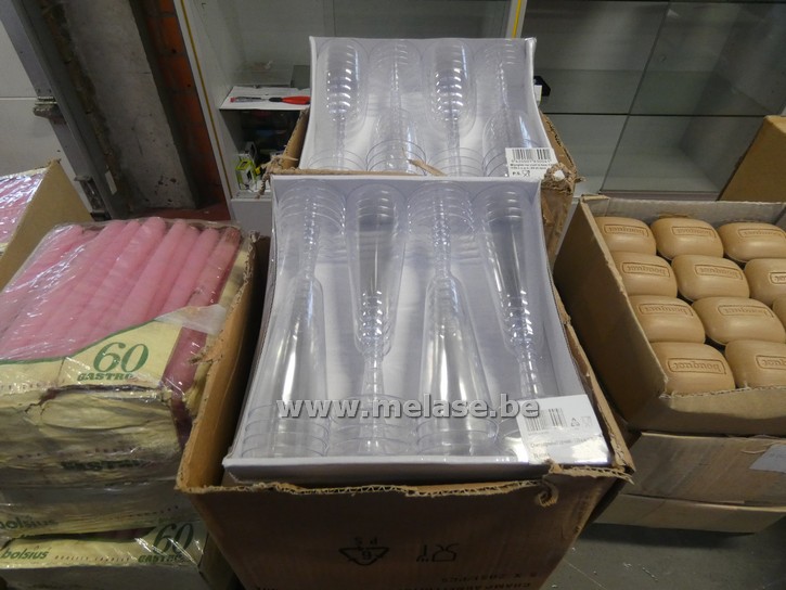 Plastieken wijn- en champagneglazen