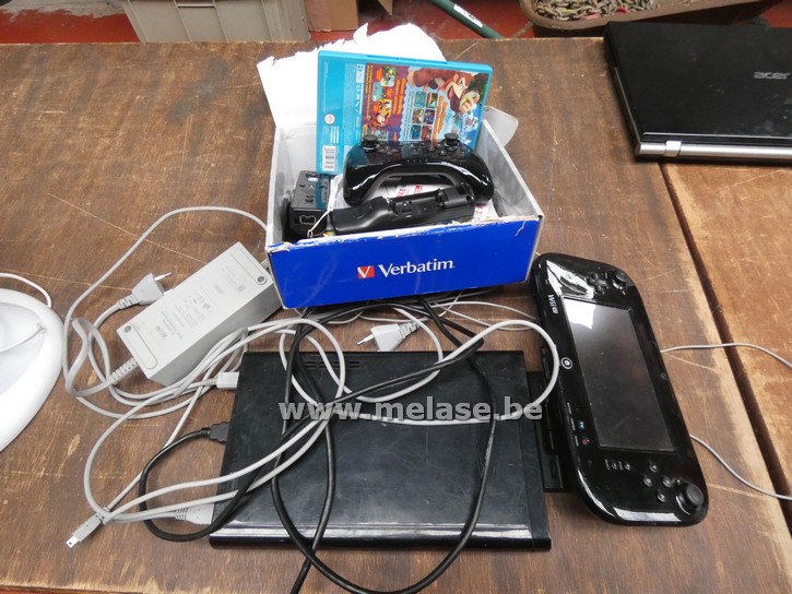 Spelconsole "WII U" + toebehoren