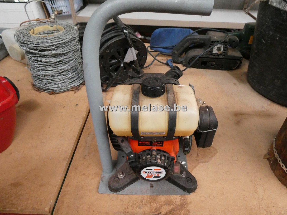 Draagbare waterpomp "Oleo-Mac SA18"