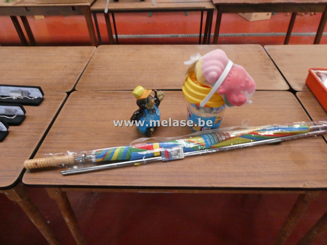 Strandset - paraplu - beeldje "Mol"