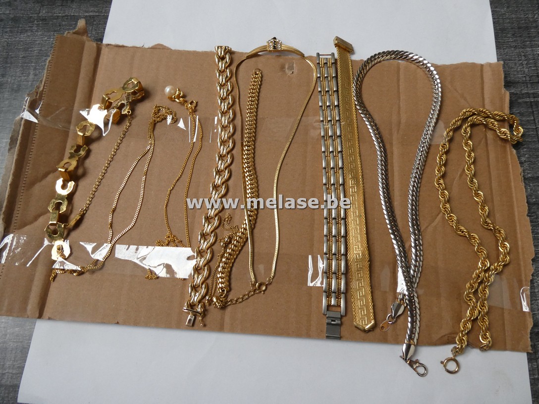 Halskettingen en armbanden