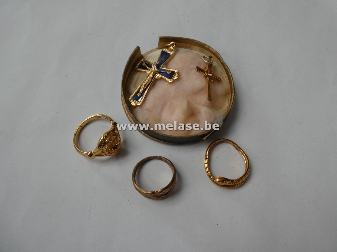 Ringen en hangertjes "kruisjes"