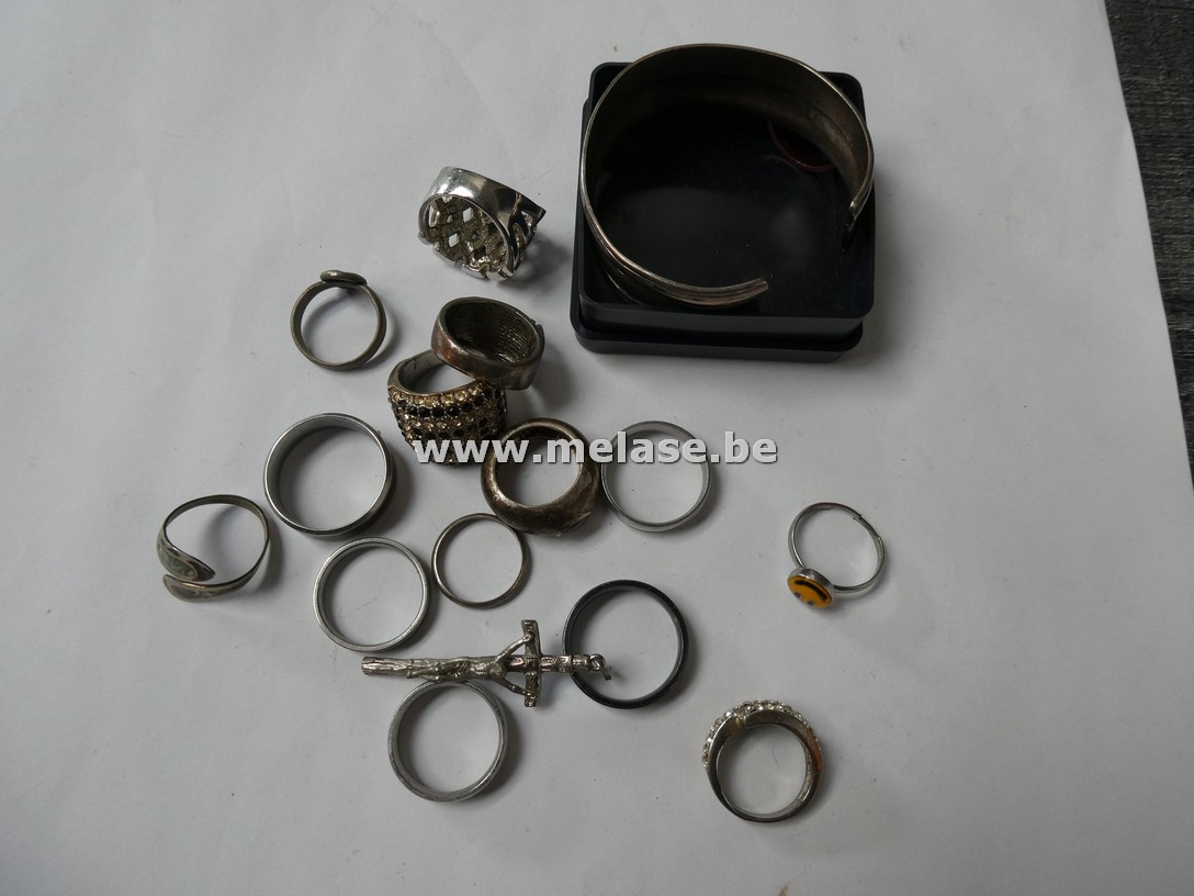 Ringen - hangertje "kruisje" en armband
