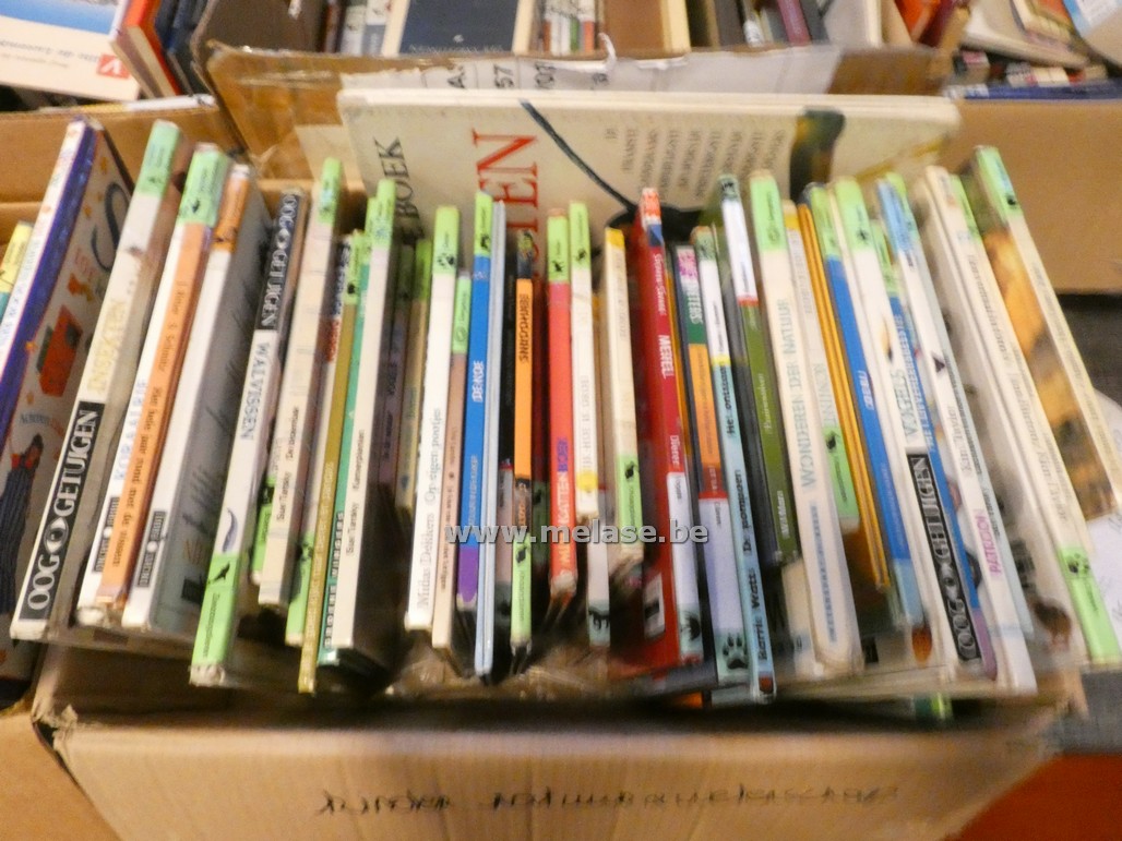 Doos natuur- en dierenboeken