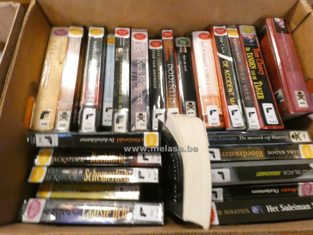 Doos boeken "Thrillers"