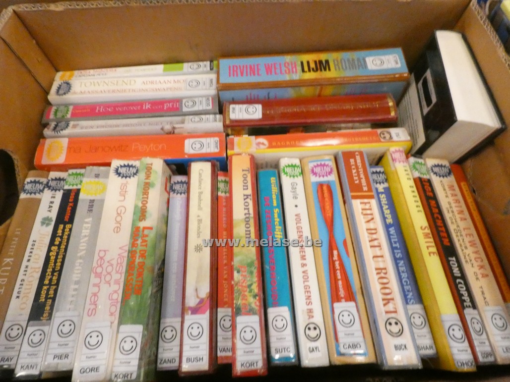 Doos boeken "humoristische romans"