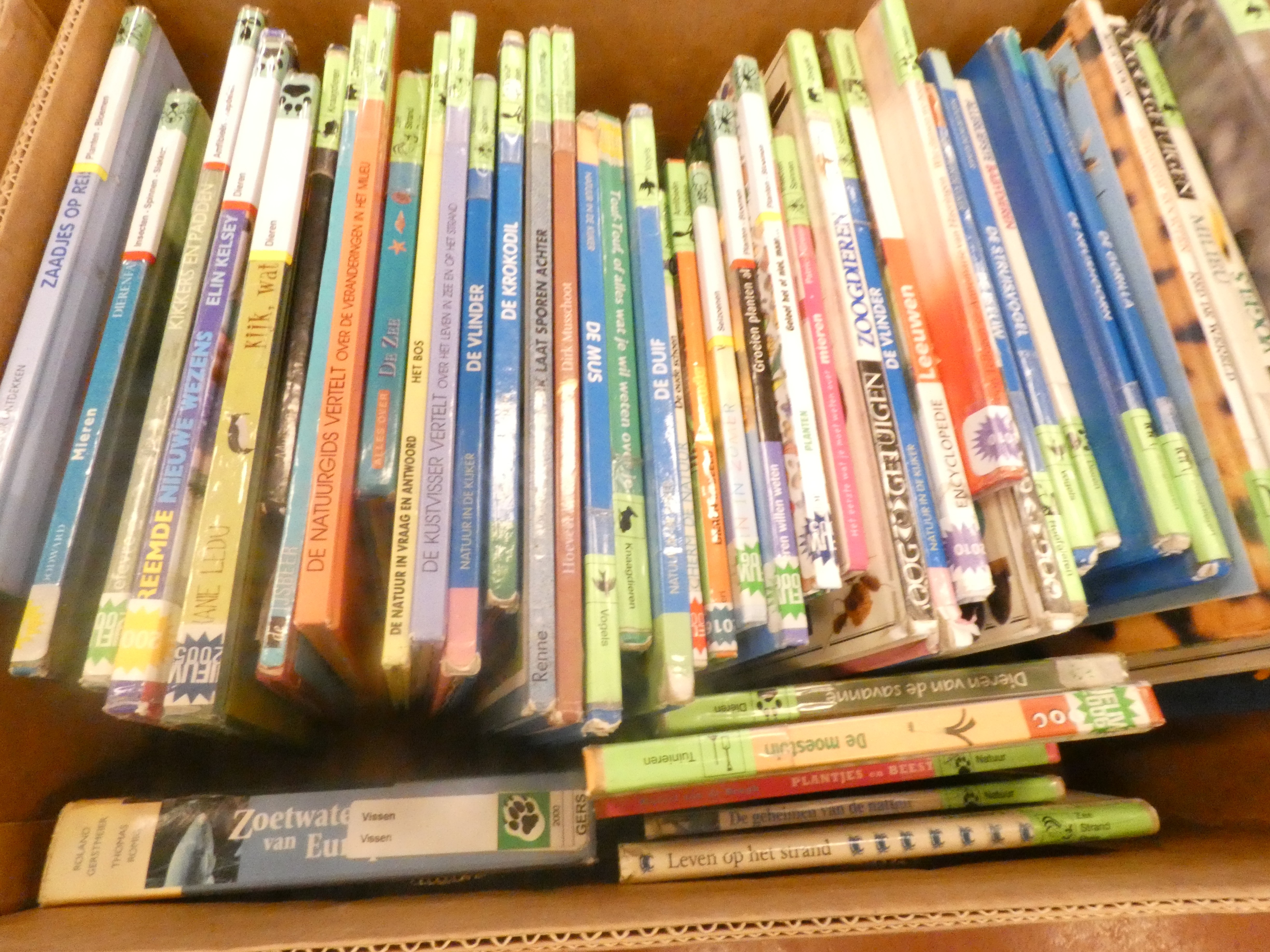 Doos natuur- en dierenboeken