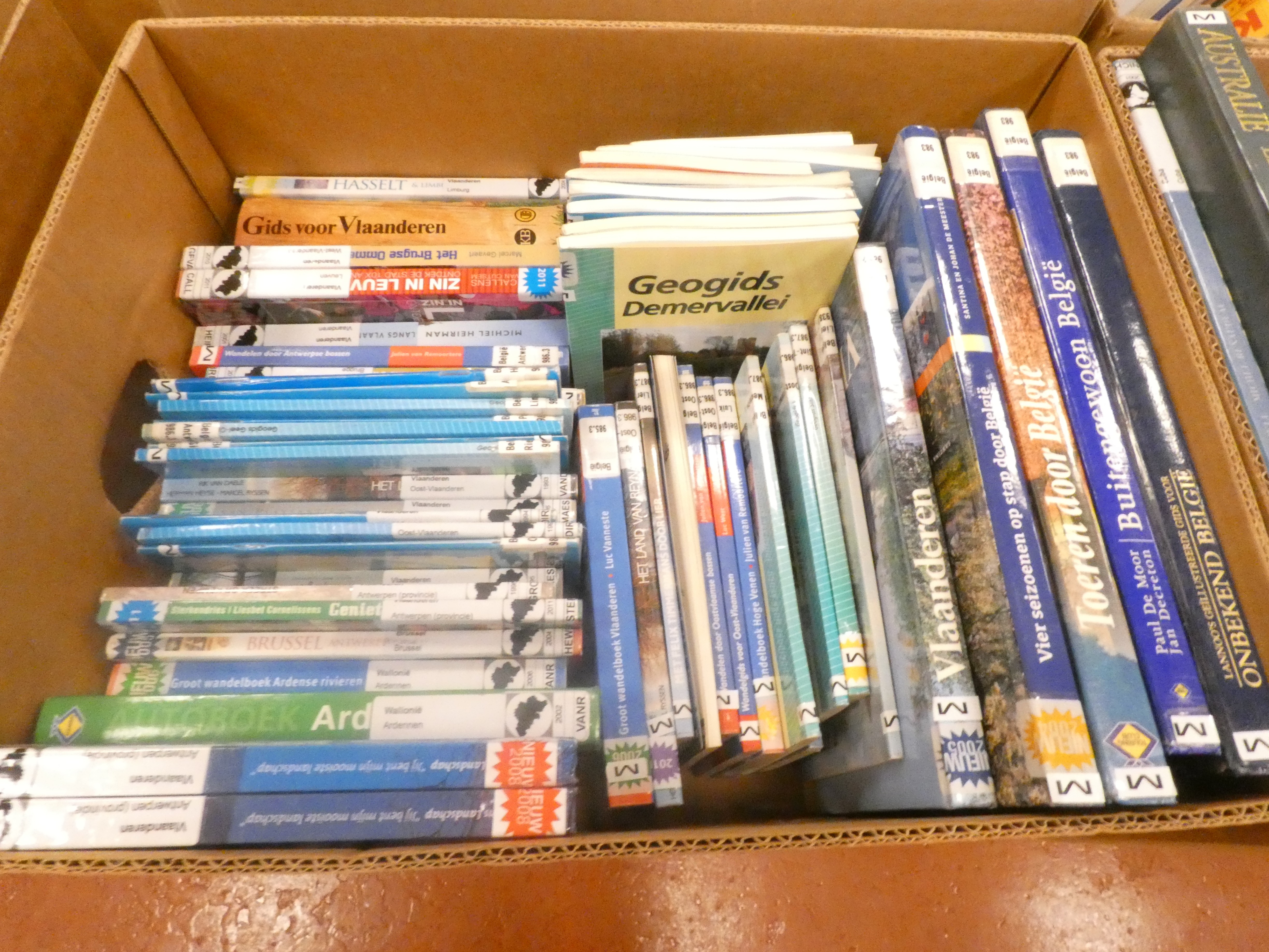 Doos boeken "toerisme in België"