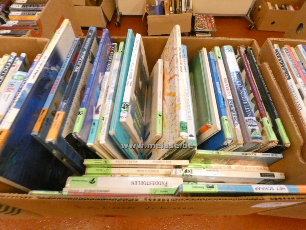 Doos natuur- en dierenboeken