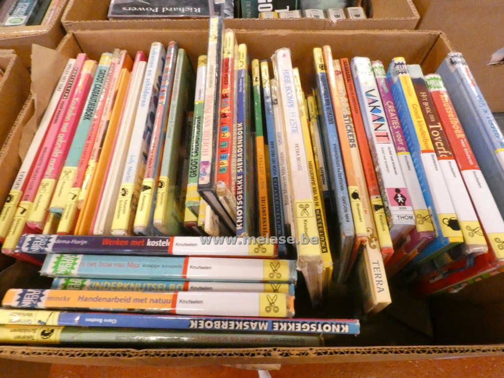 Doos knutselboeken