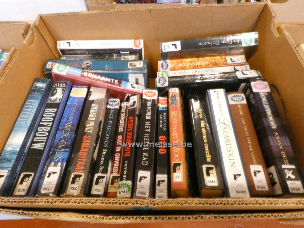 Doos boeken "Thrillers"