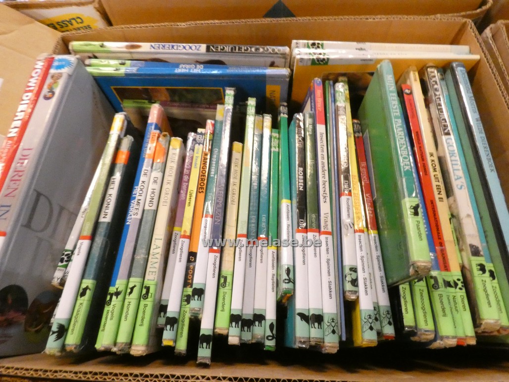 Doos natuur- en dierenboeken