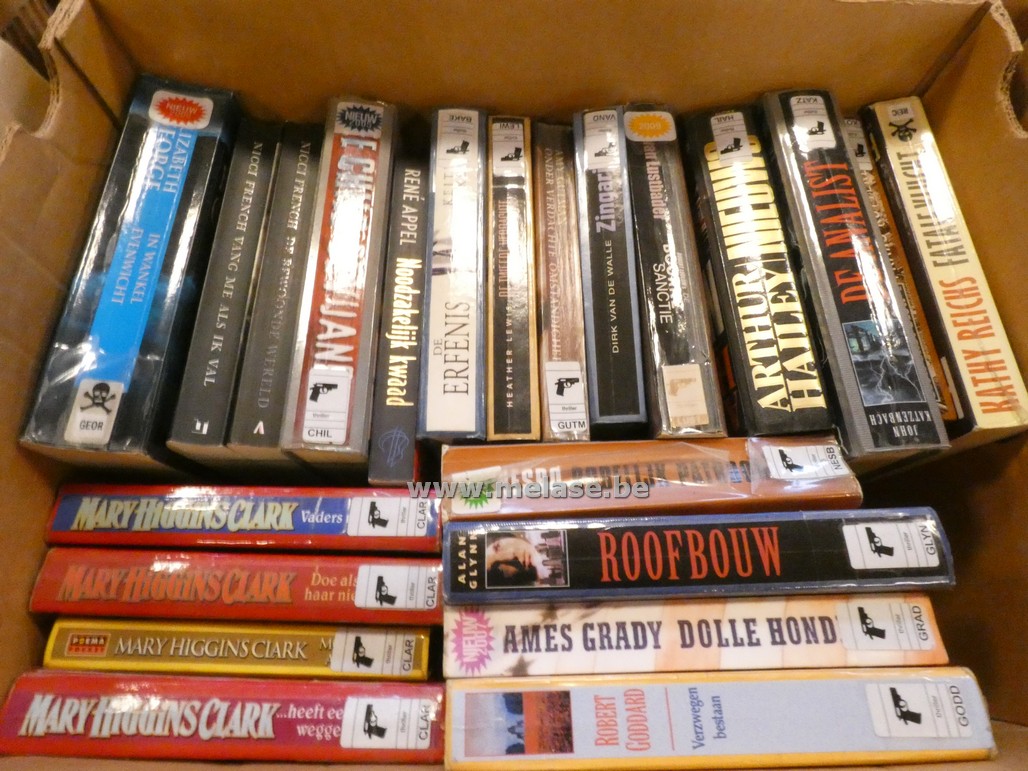 Doos boeken "Thrillers"