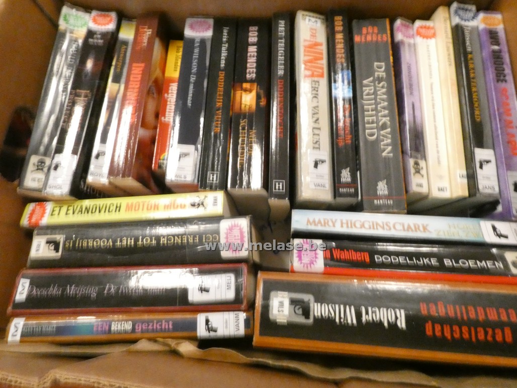 Doos boeken "Thrillers"