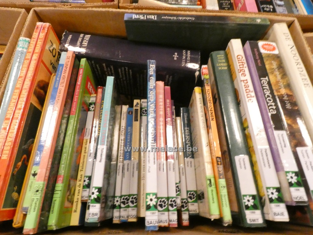 Doos natuur- en dierenboeken