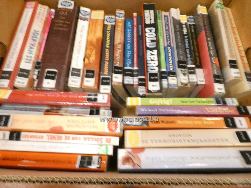 Doos boeken "Waargebeurd"