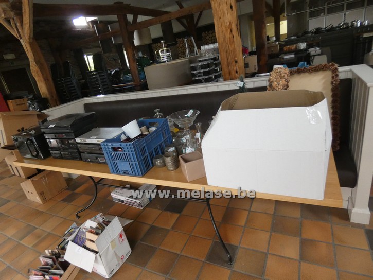 Tafel "metalen poten"