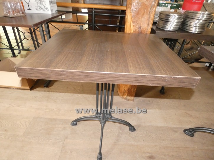 Tafels "metalen voet"