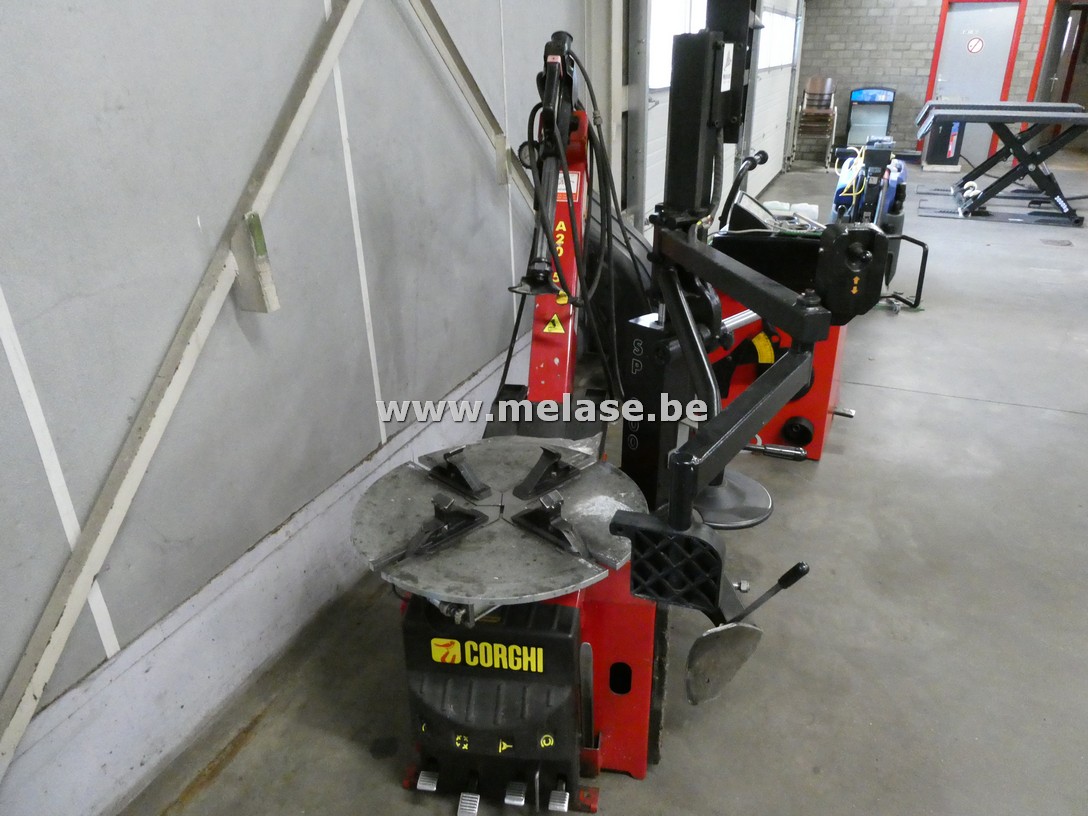 Bandenmachine "Corghi"