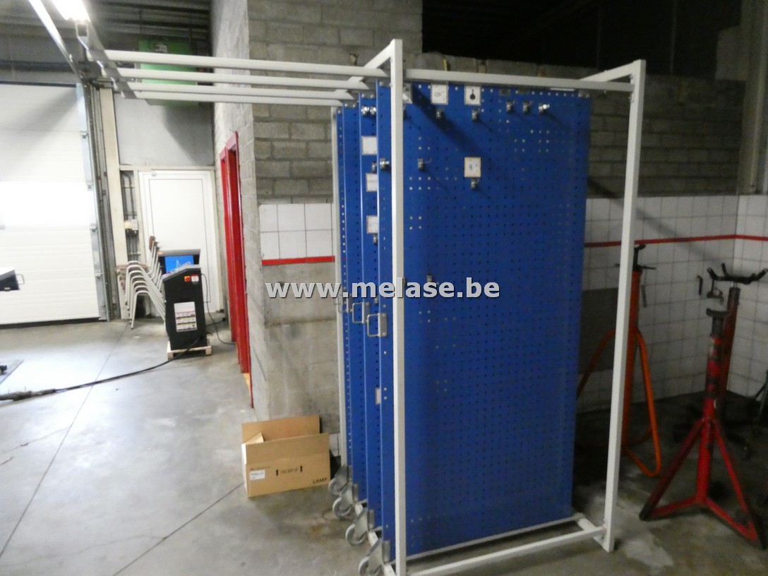 Rek met 4 wanden voor speciaal gereedschap