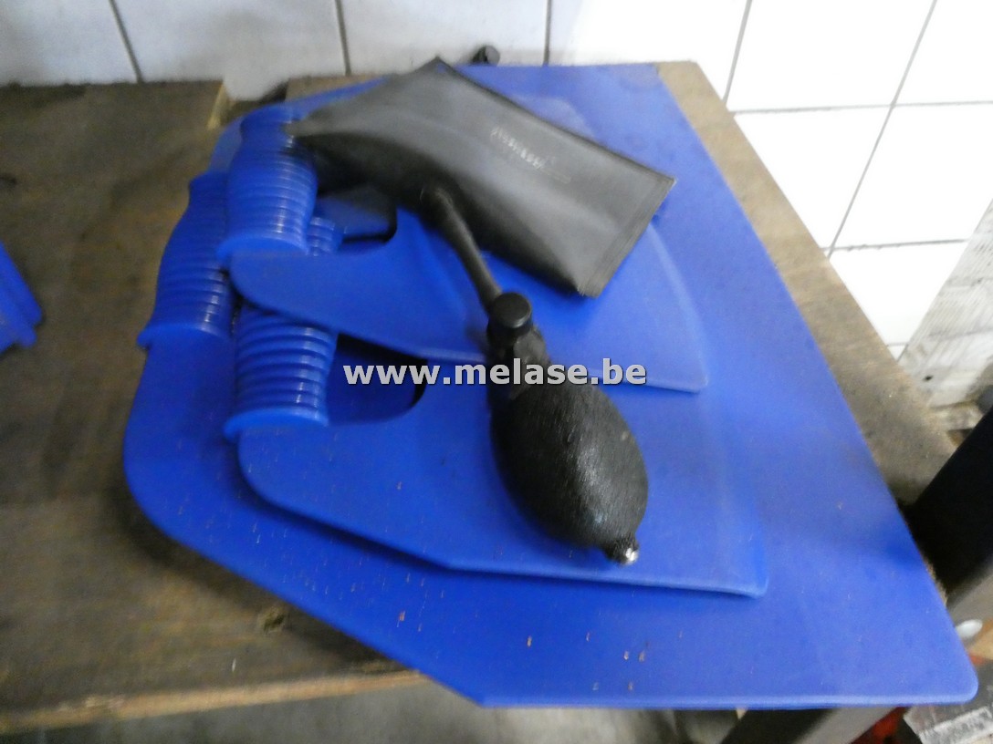 3-delige spatelset + handpomp