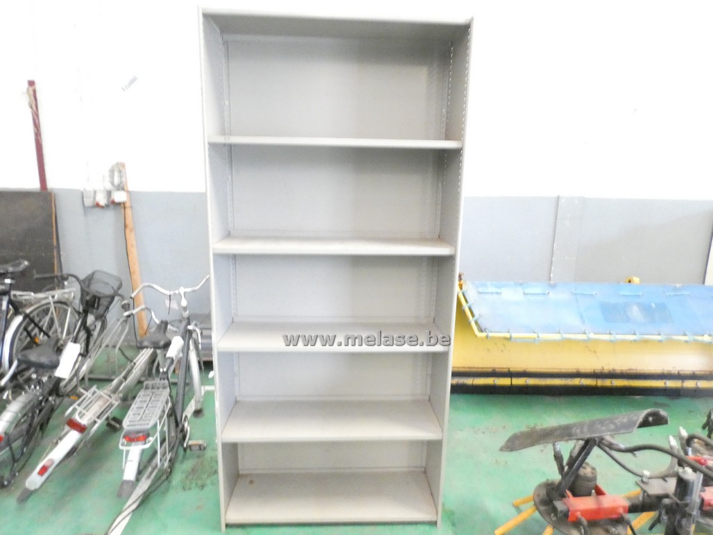 Metalen wandrek