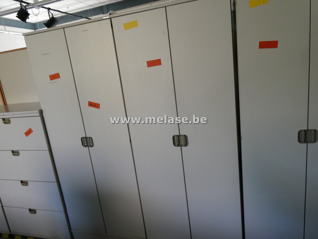 Metalen bureelkast 