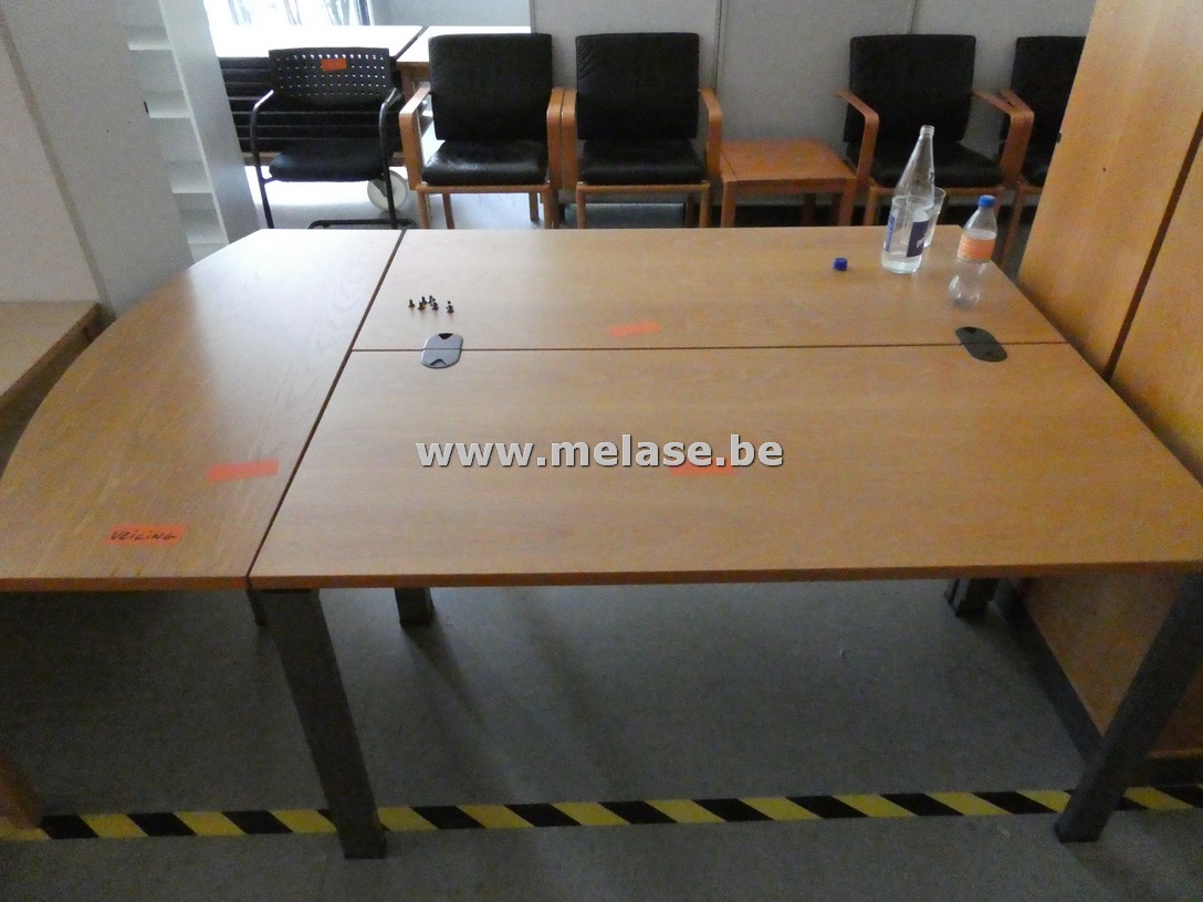 Dubbele bureau met halve cirkel