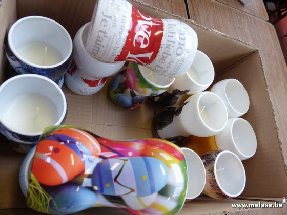 Kaarsen in stenen pot