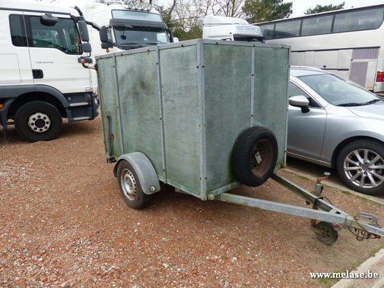 Gesloten aanhangwagen "Enkas"