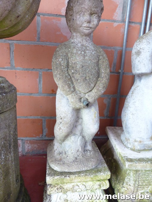 Betonnen beeld "Manneke Pis"