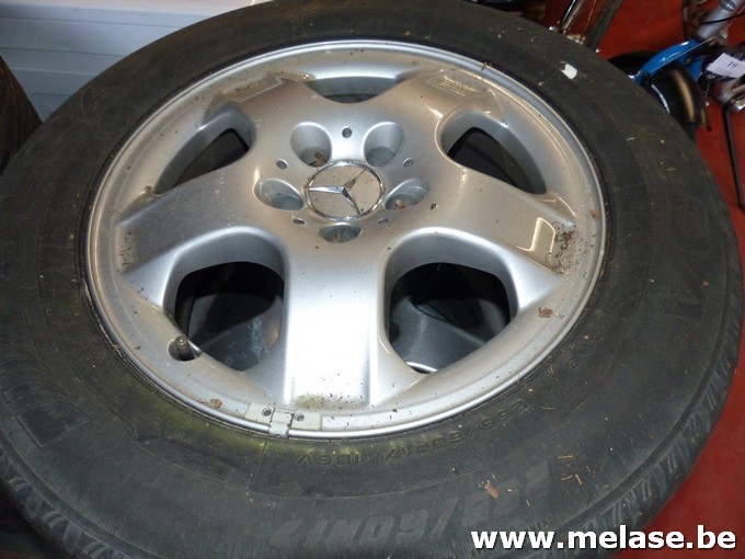 Autobanden met velg "Mercedes ML"