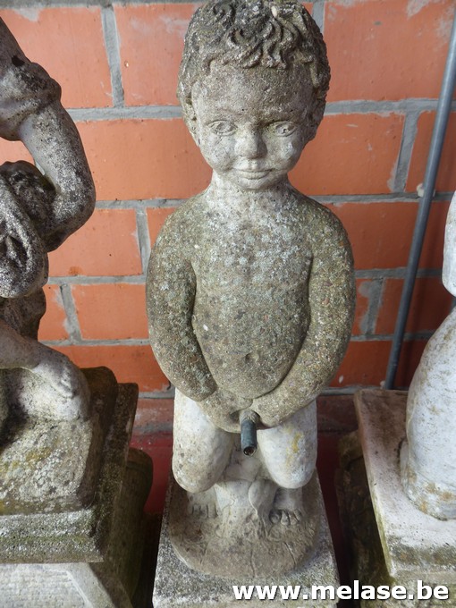 Tuinbeeld "manneke pis"