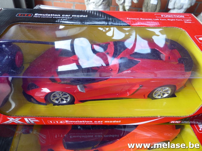 Auto op afstandsbediening "rood"