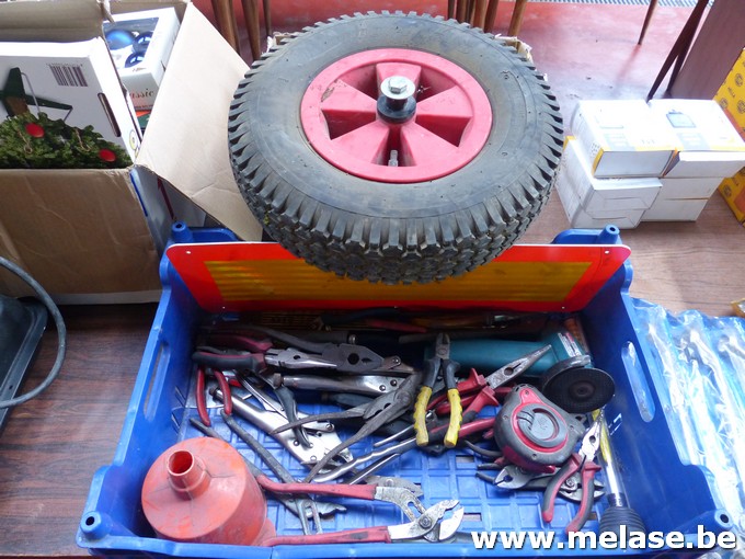 Klein gereedschap + wiel
