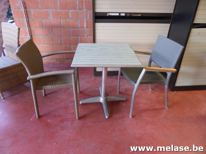 Bistrotafeltje "vierkant"+ 2 stoelen