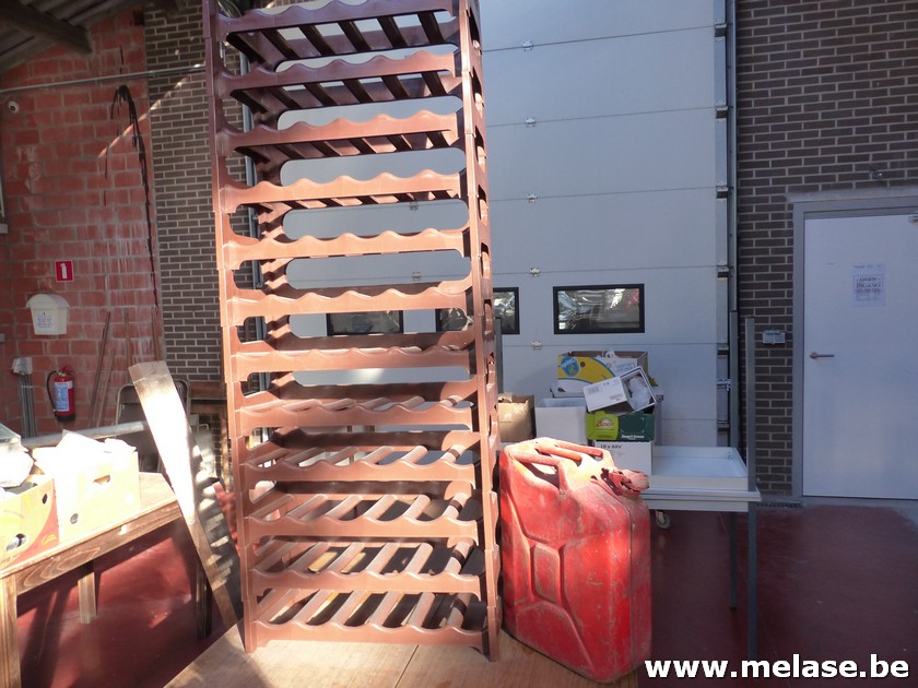 Flessenrek + metalen jerrycan
