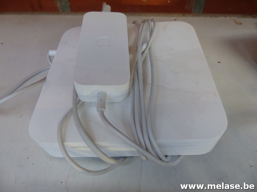AirPort Extreme Base station "Apple"