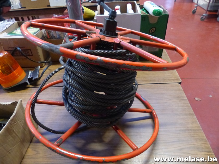 Stalen kabel op haspel