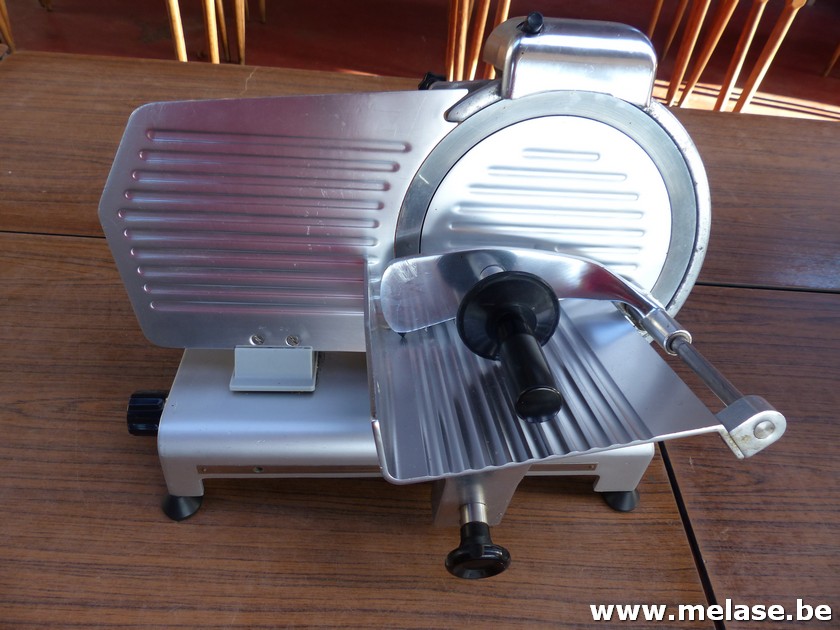 Vleessnijmachine "Hendi"