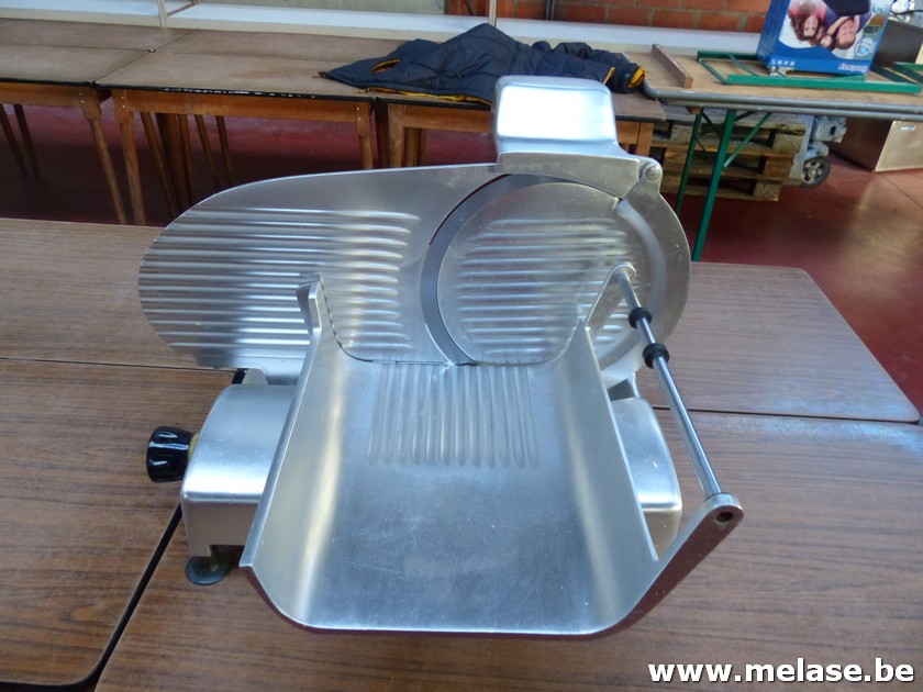 Vleessnijmachine "Omas"