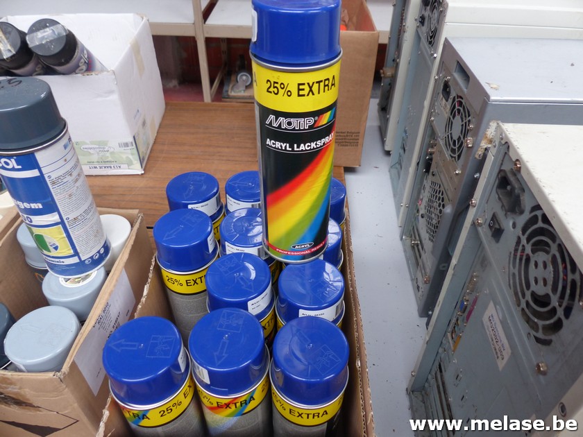 Spuitbussen "Acryl lack - Motip"