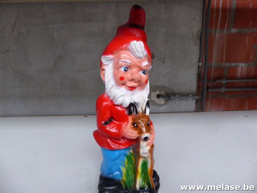 Beeld "kabouter met hertje"