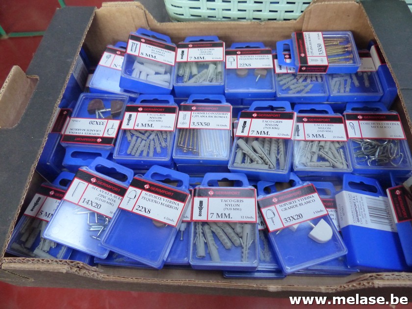 Diverse vijzen en pluggen